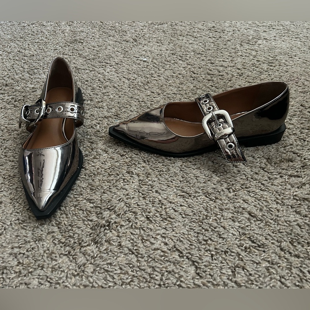 Maeve Metallic Pointed Toe Mary Jane Flats Buckle Strap Moto Size 38 7 Women's